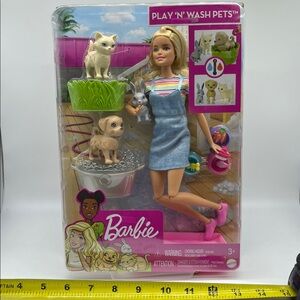 Barbie Play n Wash Pets Playset with 3 Color-Change Animals & 10 Toy Accessories